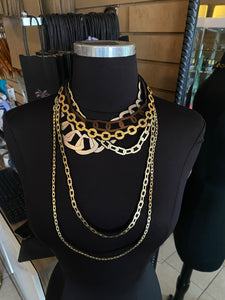 Chain chocker with 2 strings